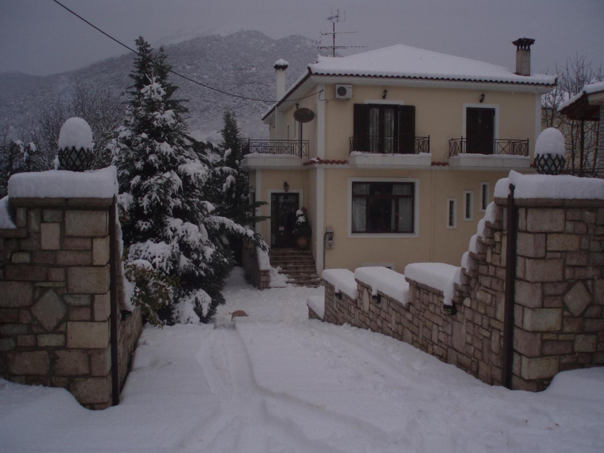Aroanios Hotel Kleitoria Bagian luar foto