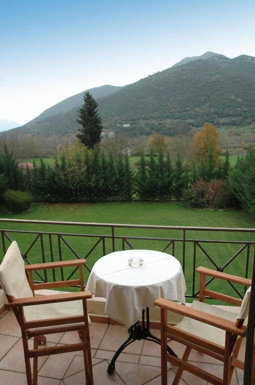 Aroanios Hotel Kleitoria Bagian luar foto