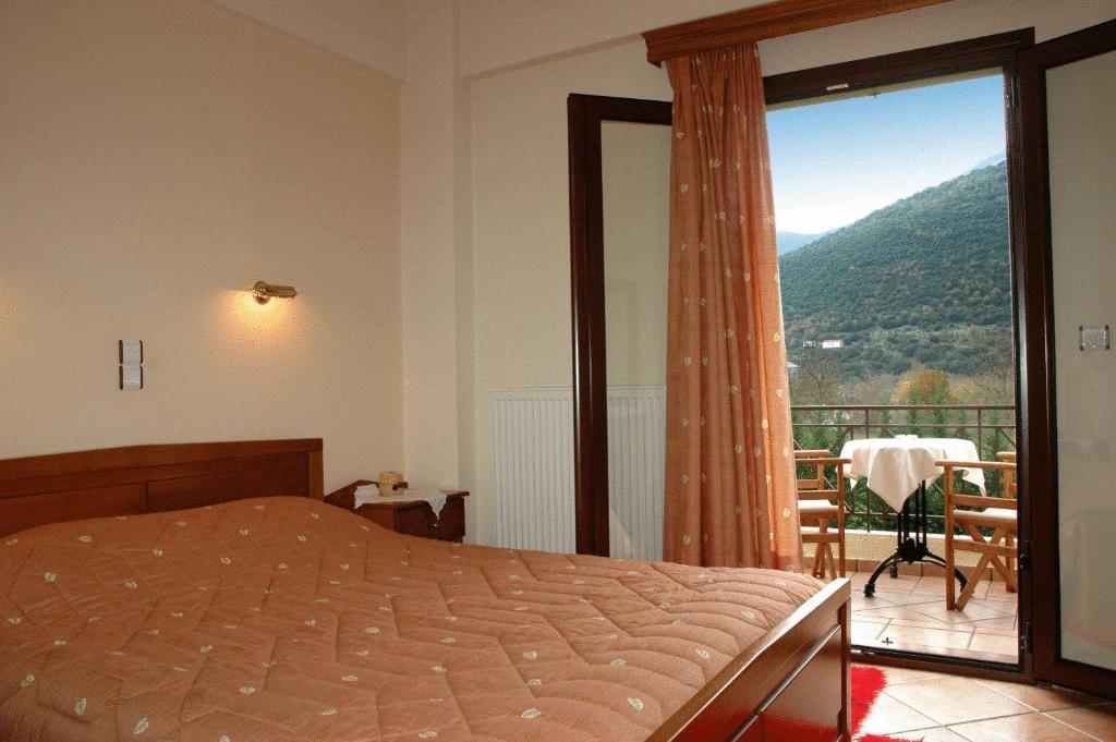Aroanios Hotel Kleitoria Bagian luar foto